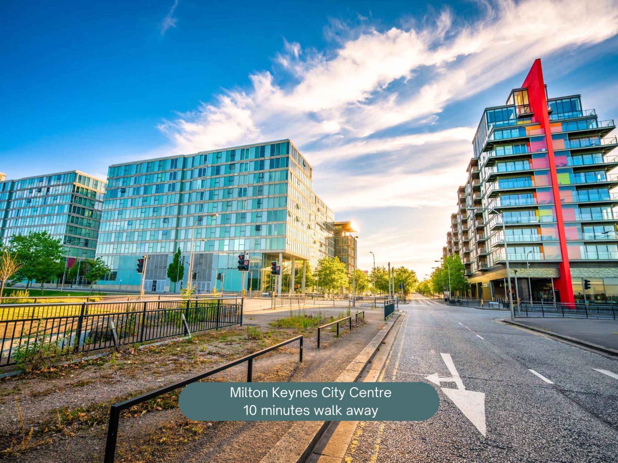 Penthouse Apartment - City Centre - Secure Parking, Balcony, Self-Check-In, Fast Wifi And Smart Tv With Netflix By Yoko Property Милтон-Кейнс Экстерьер фото
