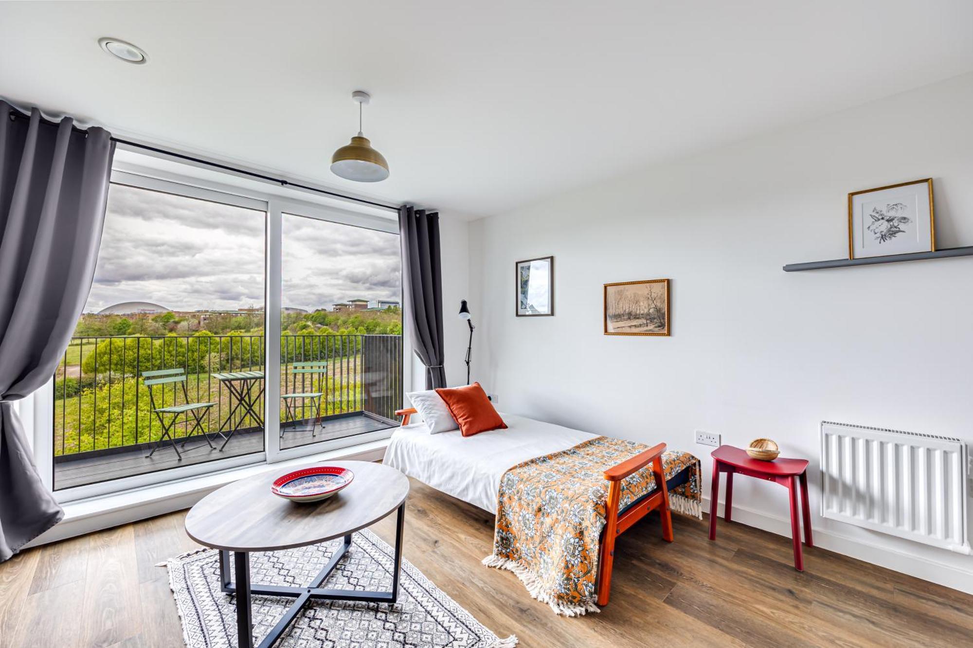 Penthouse Apartment - City Centre - Secure Parking, Balcony, Self-Check-In, Fast Wifi And Smart Tv With Netflix By Yoko Property Милтон-Кейнс Экстерьер фото